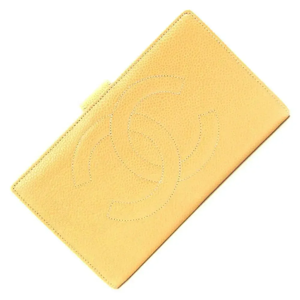 CHANEL Vintage Cream Caviar Leather Logo Wallet